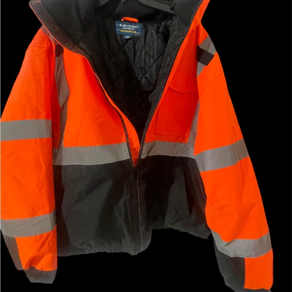 XXL Mens warm Bass Creek Outfitters coat. Like new. Only worn a couple times.